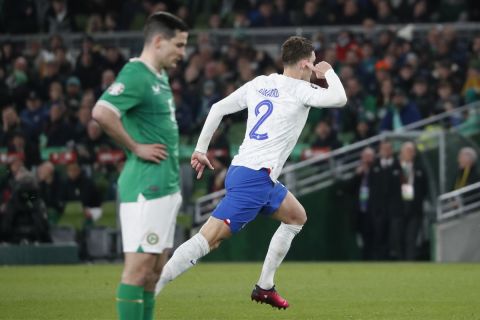 Ο Μπενζαμέν Παβάρ πανηγυρίζει το γκολ του με τη φανέλα της Γαλλίας κόντρα στην Ιρλανδία για τα προκριματικά του Euro 2024 | 27 Μαρτίου 2023