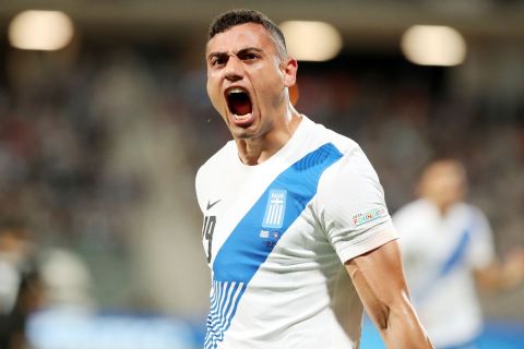 Ο Γιακουμάκης πανηγυρίζει γκολ του στο Ελλάδα - Κόσοβο