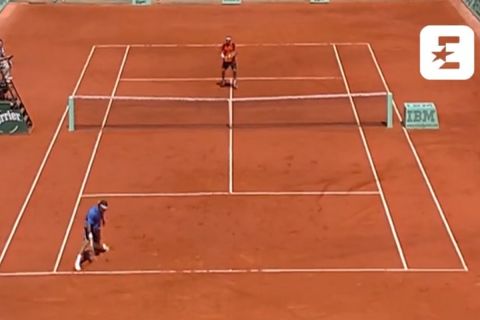 Roland Garros: Η τρομερή ομοιότητα του εξωφρενικού πόντου του Αλκαράθ με αντίστοιχο του Φέντερερ το 2006