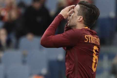 Roma's Kevin Strootman reacts after missing a scoring chance during a Serie A soccer match between Roma and Napoli, at the Rome Olympic stadium, Saturday, March 4, 2017. (AP Photo/Gregorio Borgia)