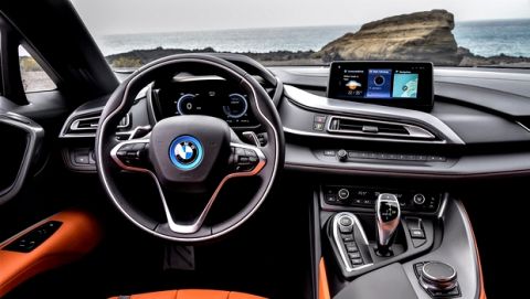 Ανοικτή πρόκληση του BMW i8 Roadster