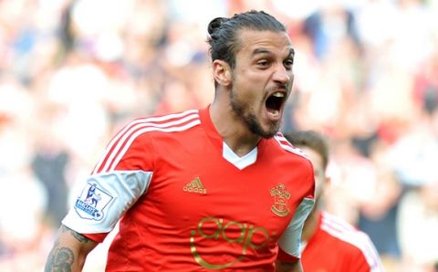 Football - Southampton v Crystal Palace - Barclays Premier League - St Mary's Stadium - 28/9/13 Dani Osvaldo celebrates after scoring the first goal for Southampton Mandatory Credit: Action Images / Adam Holt Livepic EDITORIAL USE ONLY. No use with unauthorized audio, video, data, fixture lists, club/league logos or live services. Online in-match use limited to 45 images, no video emulation. No use in betting, games or single club/league/player publications. Please contact your account representative for further details.