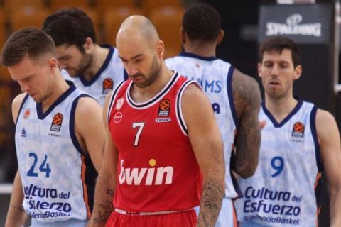 Απογοητευμένος ο Σπανούλης στο παιχνίδι του Ολυμπιακού με τη Βαλένθια για την EuroLeague 2020/21