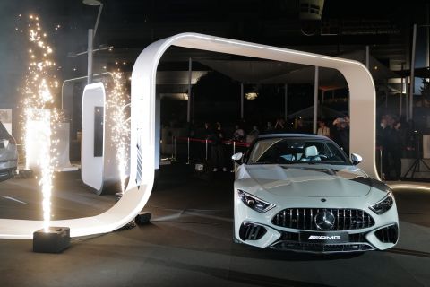 Ξεκίνησε η Έκθεση “PAST TO THE FUTURE” της Mercedes-Benz στο εμπορικό κέντρο Golden Hall