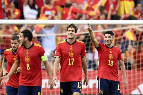 Ο Κάρλος Σολέρ της Ισπανίας πανηγυρίζει γκολ που σημείωσε κόντρα στην Τσεχία για τη League A του Nations League 2022-2023 στο "Ροσαλέδα", Μάλαγα | Κυριακή 12 Ιουνίου 2022