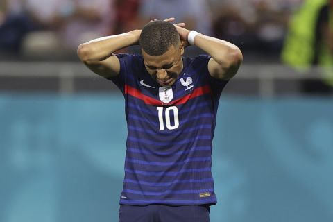 Η απογοήτευση του Κιλιάν Εμπαπέ μετά τη χαμένη ευκαιρία να σκοράρει για την εθνική Γαλλίας κόντρα στην Ελβετία στο Euro 2020