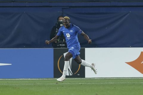 Ο Νταβίντ Φοφανά της Μόλντε πανηγυρίζει γκολ που σημείωσε κόντρα στη Χόφενχαϊμ για τη φάση των ομίλων του Europa League 2022-2023 στο "Θεράμικα", Βιγιαρεάλ | Πέμπτη 18 Φεβρουαρίου 2022