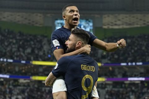Μουντιάλ 2022, Γαλλία - Πολωνία 3-1: Ο απόλυτος Εμπαπέ εκτέλεσε με δύο γκολάρες τους Πολωνούς και έστειλε τους μπλε στους "8"