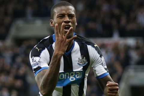 Football - Newcastle United v Norwich City - Barclays Premier League - St James' Park - 18/10/15
Georginio Wijnaldum celebrates scoring the sixth goal for Newcastle United and his fourth
Action Images via Reuters / Lee Smith
Livepic
EDITORIAL USE ONLY. No use with unauthorized audio, video, data, fixture lists, club/league logos or "live" services. Online in-match use limited to 45 images, no video emulation. No use in betting, games or single club/league/player publications.  Please contact your account representative for further details.