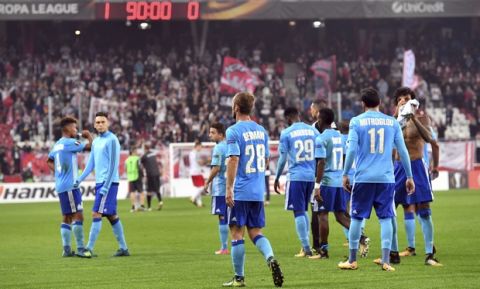 Marseille's players leaves the pitch after the Europa League group I soccer match between FC Salzburg and Olympique Marseille in the Arena in Salzburg, Austria, Thursday, Sept. 28, 2017. FC Salzburg defeated Olympique Marseille 1-0. (AP Photo/Kerstin Joensson)