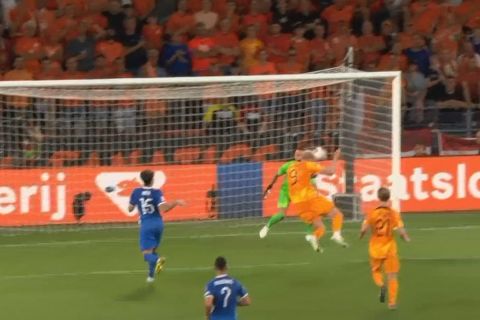 Ολλανδία - Ελλάδα: Ο Βέγκχορστ νίκησε με κεφαλιά τον Βλαχοδήμο για το 3-0