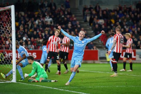 Phil Foden of Man City celebrates a goal which is later ruled offside by VAR review during the Premier League match between Brentford and Manchester City at the Brentford Community Stadium, Brentford, England on 29 December 2021. PUBLICATIONxNOTxINxUK Copyright: xAndyxRowlandx PMI-4646-0025 