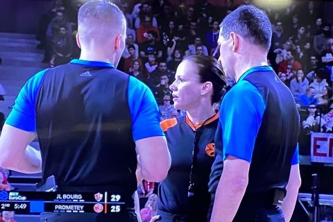 Η Αν Πάντερ σφύριξε στο EuroCup με στολή της EuroLeague