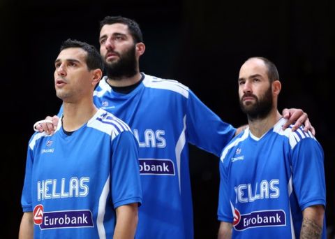 Βασιλακόπουλος: "Μιλάμε με Άρη, ΠΑΟΚ και ΑΕΚ για το Champions League"