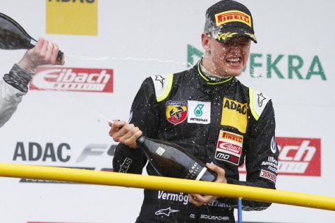 Motorsports: ADAC Formel 4,  Oschersleben, Training, Mick Schumacher (GER, Van Amersfoort Racing), erster Podium bester Rookie

*** Local Caption *** +++ www.hoch-zwei.net +++ copyright: Juergen Tap / Hoch Zwei +++