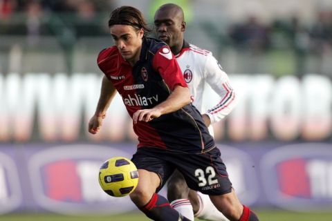 CAGLIARI, ITALY - JANUARY 06:  Alessandro Matri of Cagliari during the Serie A match between Cagliari and Milan at Stadio Sant'Elia on January 6, 2011 in Cagliari, Italy.  (Photo by Enrico Locci/Getty Images)