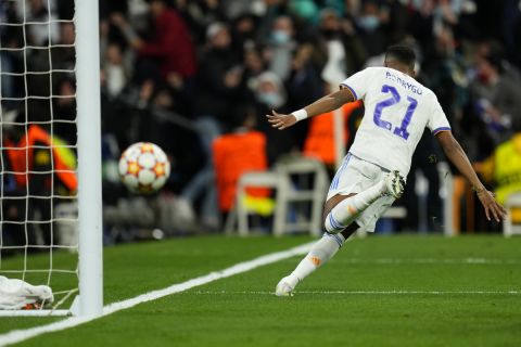 Ο Ροντρίγκο της Ρεάλ Μαδρίτης πανηγυρίζει γκολ κόντρα στην Τσέλσι στο Champions League
