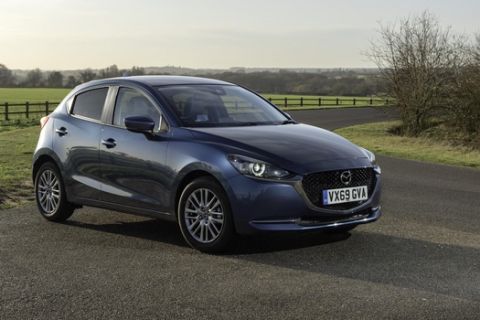 Mazda: Νέα εμφάνιση και υβριδική τεχνολογία στο Mazda2
