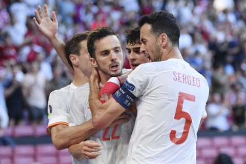 Οι παίκτες της Ισπανίας πανηγυρίζουν την ισοφάριση με την Κροατία | 28 Ιουνίου 2021