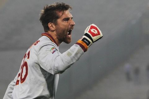 Roma's Morgan De Sanctis, celebrates after the end of the Serie A soccer match between Udinese and Roma, at the Friuli Stadium in Udine, Italy, Sunday, Oct. 27, 2013. Roma won 1 - 0. (AP Photo/Paolo Giovannini)