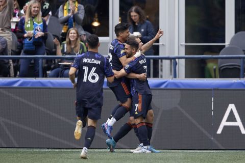 Οι παίκτες του Σιάτλ πανηγυρίζουν το γκολ που πέτυχαν κόντρα στο Μόντρεαλ σε αγώνα για το MLS
