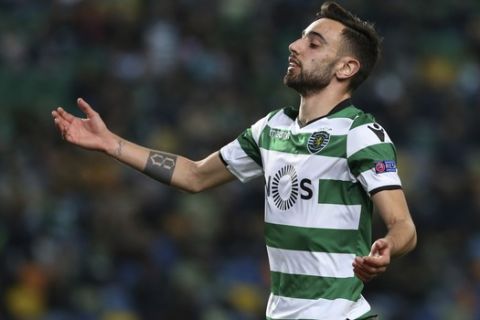 Sporting's Bruno Fernandes reacts after missing a chance to score during the Europa League round of 32 second leg soccer match between Sporting CP and Astana at the Alvalade stadium in Lisbon, Thursday Feb. 22, 2018. (AP Photo/Armando Franca)