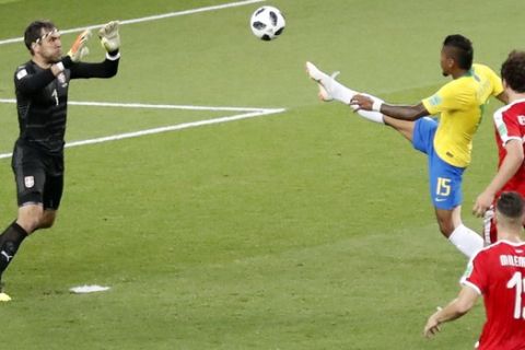 Το γκολ του Παουλίνιο έδωσε προβάδισμα στη Βραζιλία (VIDEO)