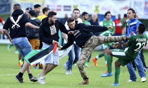 Supporters turques Palestiniens attaquent les joueurs Israeliens
 NEWS : Altercation Lille vs Maccabi Haifa - 07/23/2014 
