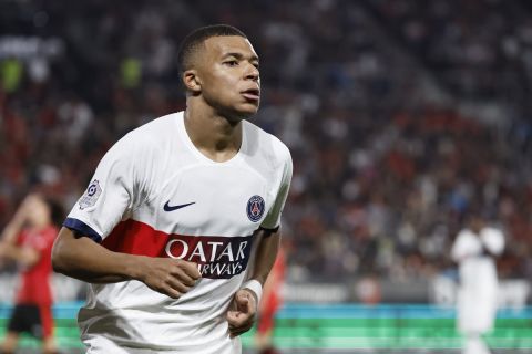 PSG's Kylian Mbappe during the French League One soccer match between Rennes and Paris Saint Germain, at the Roazhon Park Stadium, in Rennes, France, Sunday, Oct. 8, 2023. (AP Photo/Jeremias Gonzalez)