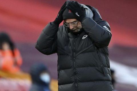 Ο Γιούργκεν Κλοπ αντιδράει κατά τη διάρκεια αγώνα της Λίβερπουλ κόντρα στην Μάντσεστερ Σίτι για την Premier League