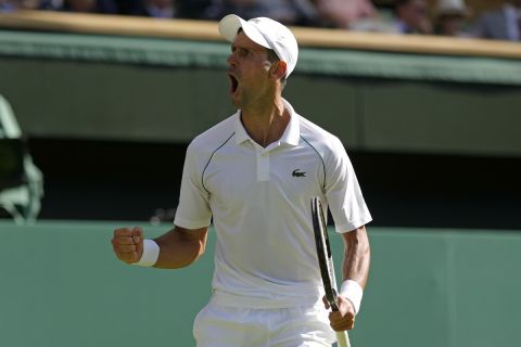 Ο Τζόκοβιτς πανηγυρίζει ένα πόντο κόντρα στο Νόρι στον ημιτελικί του Wimbledon | 8 Ιουλίου 2022