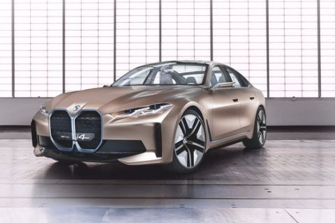 Το πρώτο πλήρως ηλεκτρικό, πολυτελές μεσαίο της BMW