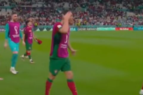 Μουντιάλ 2022, Πορτογαλία: Ο Ρονάλντο κυνηγούσε τους διαιτητές, δείχνοντας το μαλλί του για το γκολ που δεν έβαλε