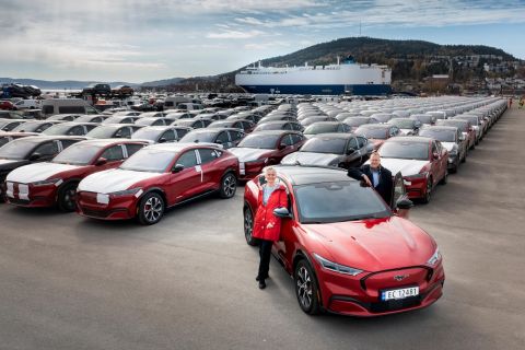 Mustang Mach-E vehicles arrive in Norway. 