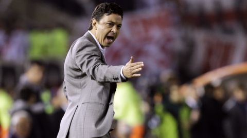 Coach Marcelo Gallardo of River Plate gestures during a Copa Libertadores soccer match against Argentina's Boca Juniors in Buenos Aires, Argentina, Thursday, May 7, 2015. (AP Photo/Victor R. Caivano)