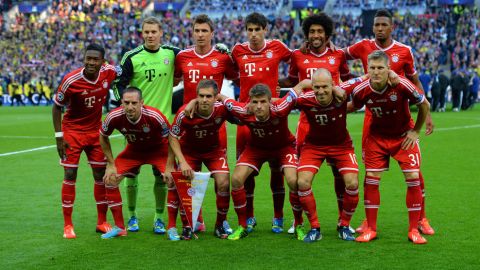 LONDON, ENGLAND - MAY 25:  The FC Bayern Muenchen team line up ahead of the UEFA Champions League final match between Borussia Dortmund and FC Bayern Muenchen at Wembley Stadium on May 25, 2013 in London, United Kingdom.  (Photo by Shaun Botterill/Getty Images)