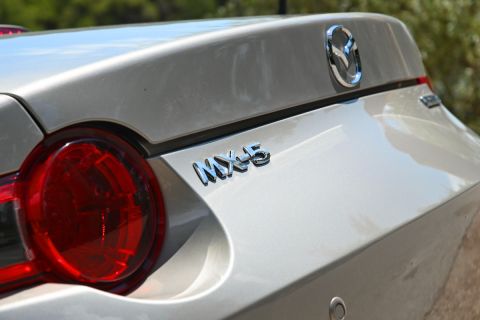 Δοκιμή Mazda MX-5 2.0: Δυνατό κοκτέιλ μικρού βάρους, πίσω κίνησης και 184 ίππων
