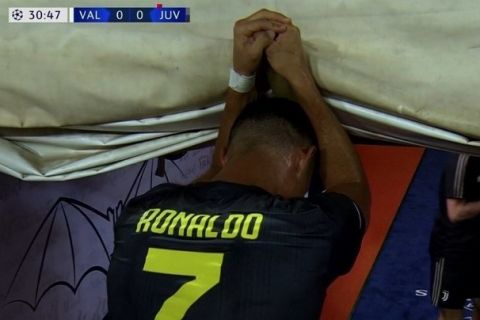 Ο Ρονάλντο βούρκωσε και ξέσπασε στη φυσούνα μετά την αποβολή του (VIDEO)