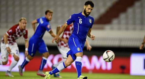 SPLIT, CROATIA - JUNE 12:  Antonio Candreva of Italy #6 scores the first goal during the EURO 2016 Group H Qualifier between Croatia and Italy on June 12, 2015 in Split, Croatia.  (Photo by Claudio Villa/Getty Images)