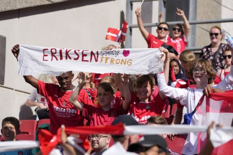 Φίλοι της Δανίας τιμούν τον Κρίστιαν Έρικσεν