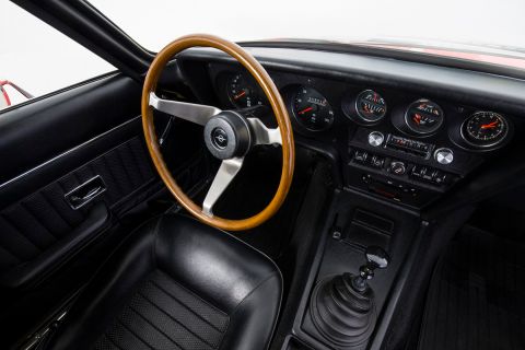 Star athlete: The interior of the Opel GT boasts bucket seats, round instruments and a three-spoke steering wheel. 