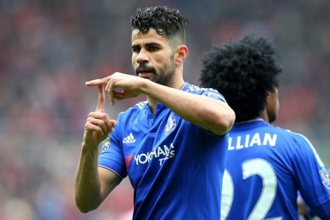 SUNDERLAND, ENGLAND - MAY 07:  Diego Costa of Chelsea celebrates scoring his team's first goal during the Barclays Premier League match between Sunderland and Chelsea at the Stadium of Light on May 7, 2016 in Sunderland, United Kingdom.  (Photo by Ian MacNicol/Getty Images)