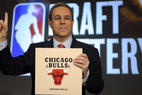 Chicago Bulls executive vice-president of business operations Steve Schanwald poses for photographers after winning the NBA draft lottery, giving the Bulls the number one pick in the upcoming draft, Tuesday, May 20, 2008, in Secaucus, N.J.  (AP Photo/Bill Kostroun)