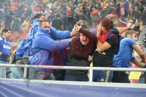 Σοβαρά επεισόδια στο Ρουμανία-Ουγγαρία