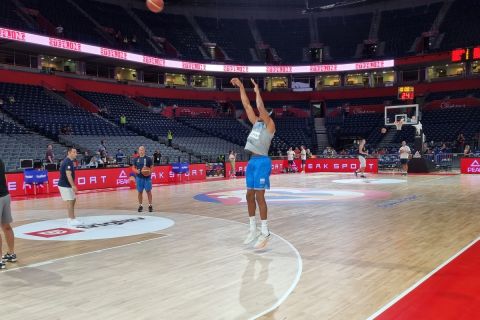 Αποστολή EuroBasket: Η προθέρμανση του Γιάννη Αντετοκούνμπο στην Stark Arena 