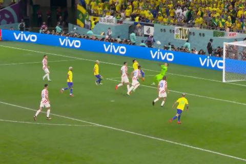 Μουντιάλ 2022, Κροατία - Βραζιλία: Ο Λιβάκοβιτς σταμάτησε με ωραία επέμβαση τον Πακετά στο 66'
