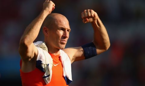 SAO PAULO, BRAZIL - JUNE 23:  Arjen Robben of the Netherlands acknowledges the fans after a 2-0 victory over Chile in the 2014 FIFA World Cup Brazil Group B match between the Netherlands and Chile at Arena de Sao Paulo on June 23, 2014 in Sao Paulo, Brazil.  (Photo by Clive Rose/Getty Images)
