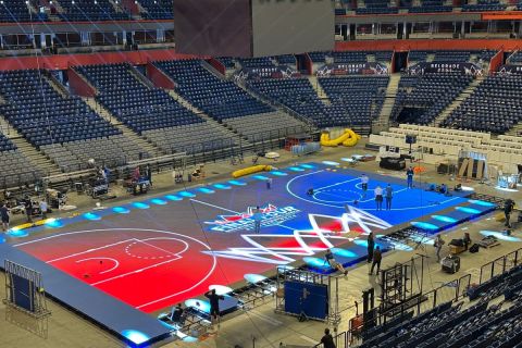 Basketball Champions League: Εγκαταστάθηκε το εντυπωσιακό Glass Floor στη Stark Arena για το Final Four