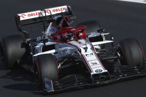 Ο Κίμι Ράικονεν με την Alfa Romeo στις δεύτερες ελεύθερες δοκιμές για το GP Πορτογαλίας τον Οκτώβρη του 2020.