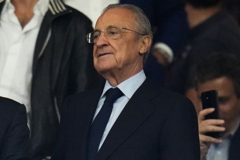 Ο Φλορεντίνο Πέρεθ στο Metropolitan Stadium της Μαδρίτης για να παρακολουθήσει διά ζώσης ντέρμπι της Ρεάλ κόντρα στην Ατλέτικο | 24 Σεπτεμβρίου 2023